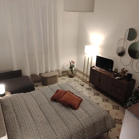 Konukevi Vlll Portico Bolonya