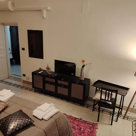 Vlll Portico Guest house