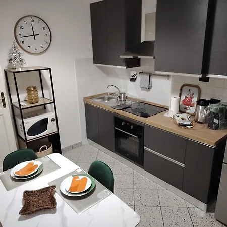 Vlll Portico Vendégház