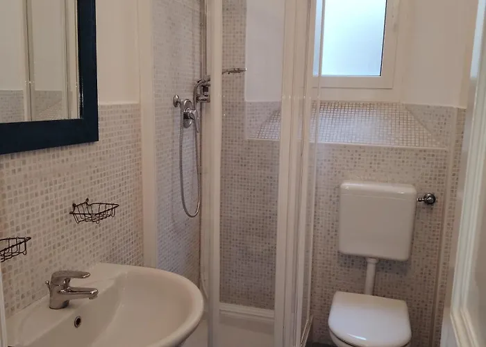 Konukevi Vlll Portico